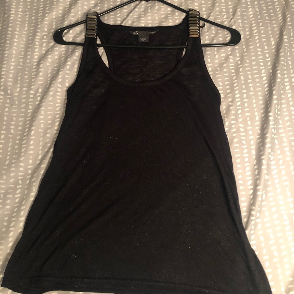 Black sleveless shirt
